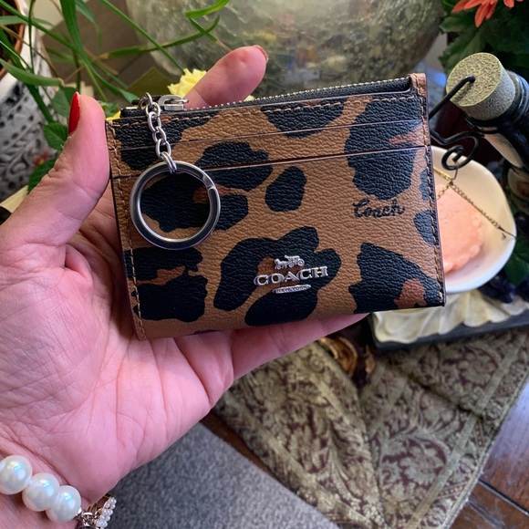 SOLD⛔️Authentic COACH Coated canvas/smooth leather leopard zip card/ID/Keychain - Picture 6 of 8